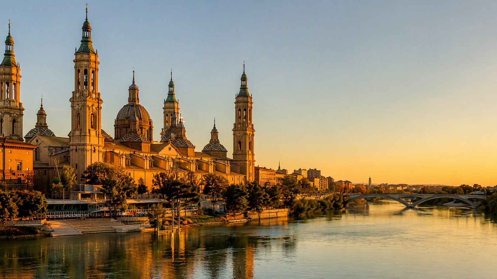 Zaragoza: Basílica del Pilar y río Ebro, zona donde se encuentra la oficina de Habitale Cosocasa